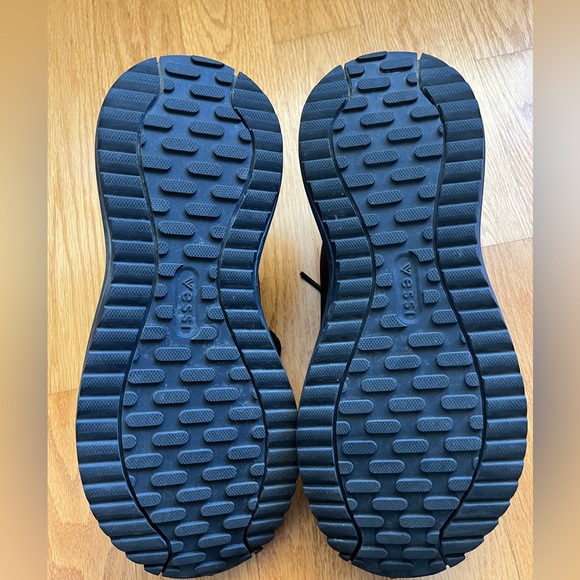 Vessi Men's Black Stormburst Low Top - Picture 4 of 4